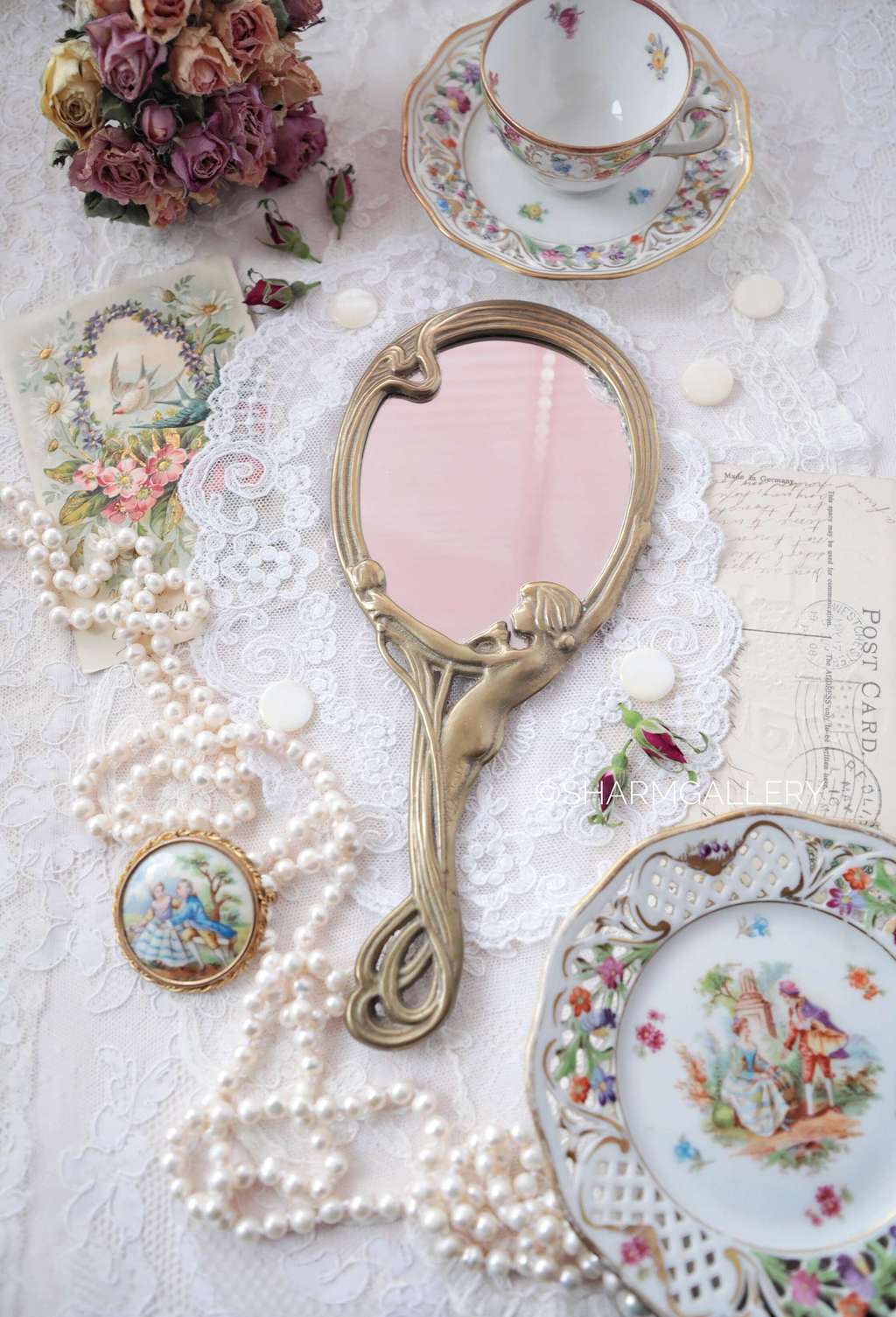 Винтажное ручное зеркало «Ар нуво», латунь Германия.