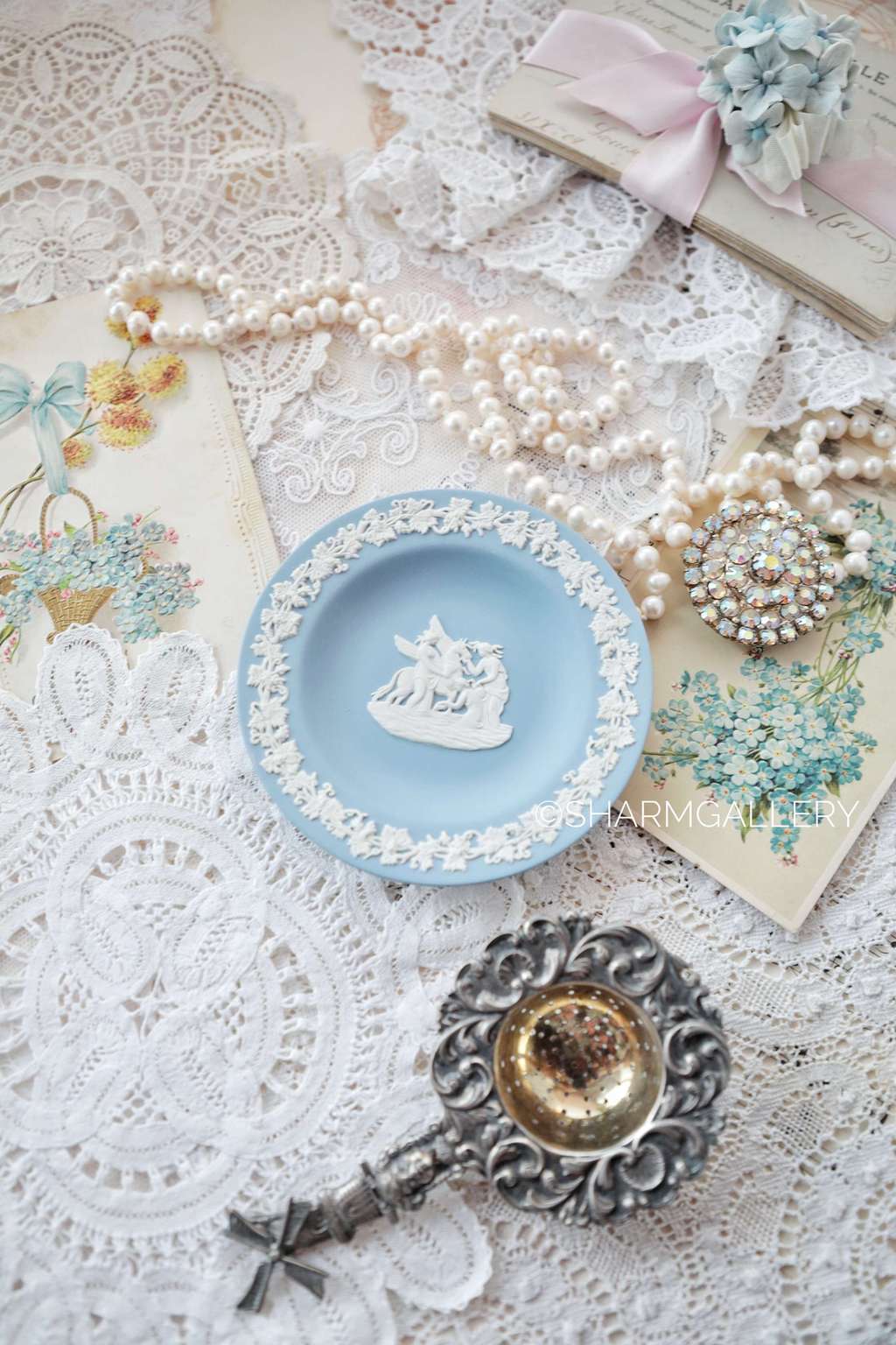 Тарелочка декоративная в коробке. Бисквитный фарфор Wedgwood, Англия. №22.