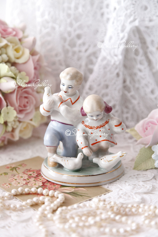 Фарфоровая статуэтка "Дети кормят голубей", ЗХК, Полонне.