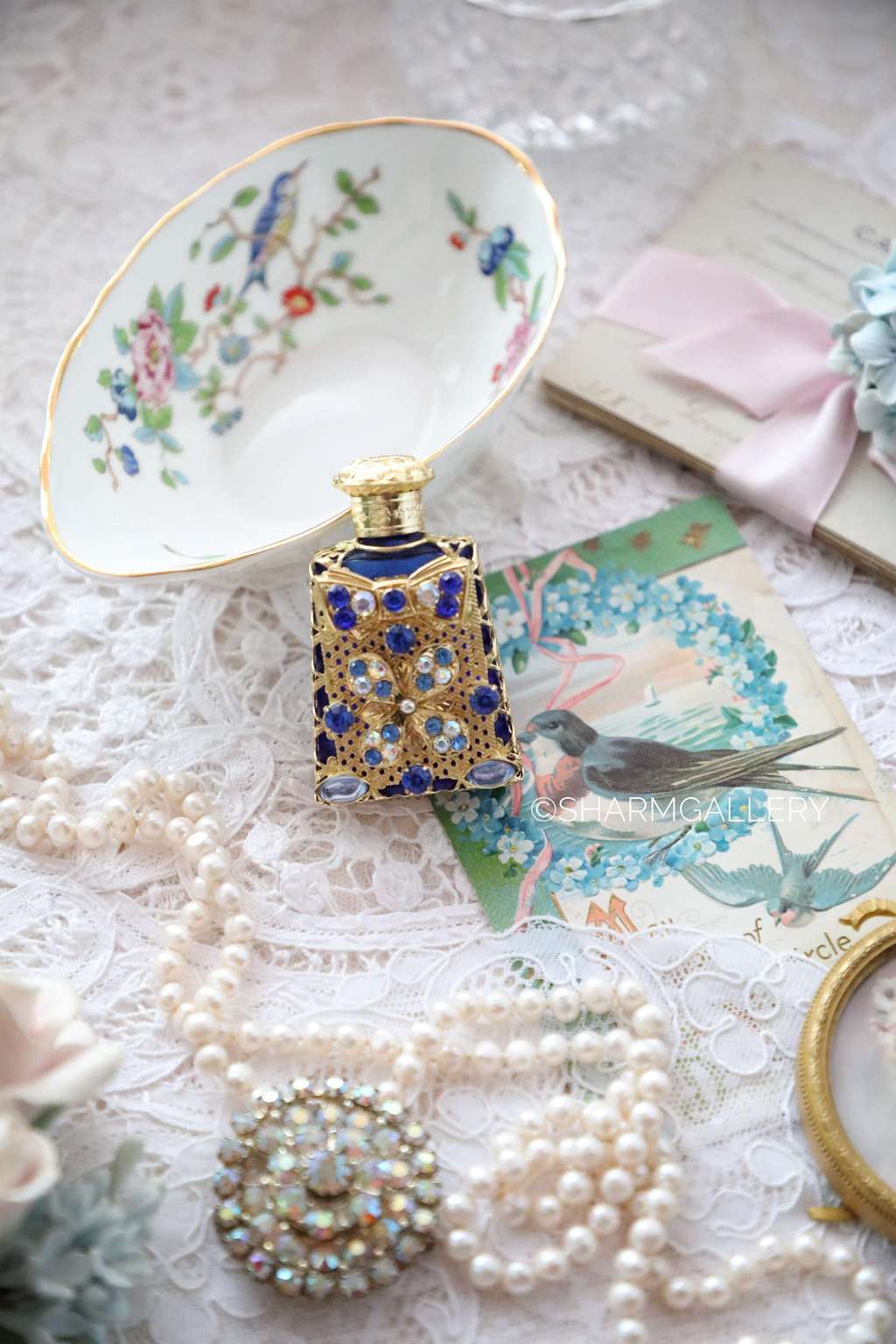 Флакон для духов «Синий бант». Винтаж, Чехословакия.