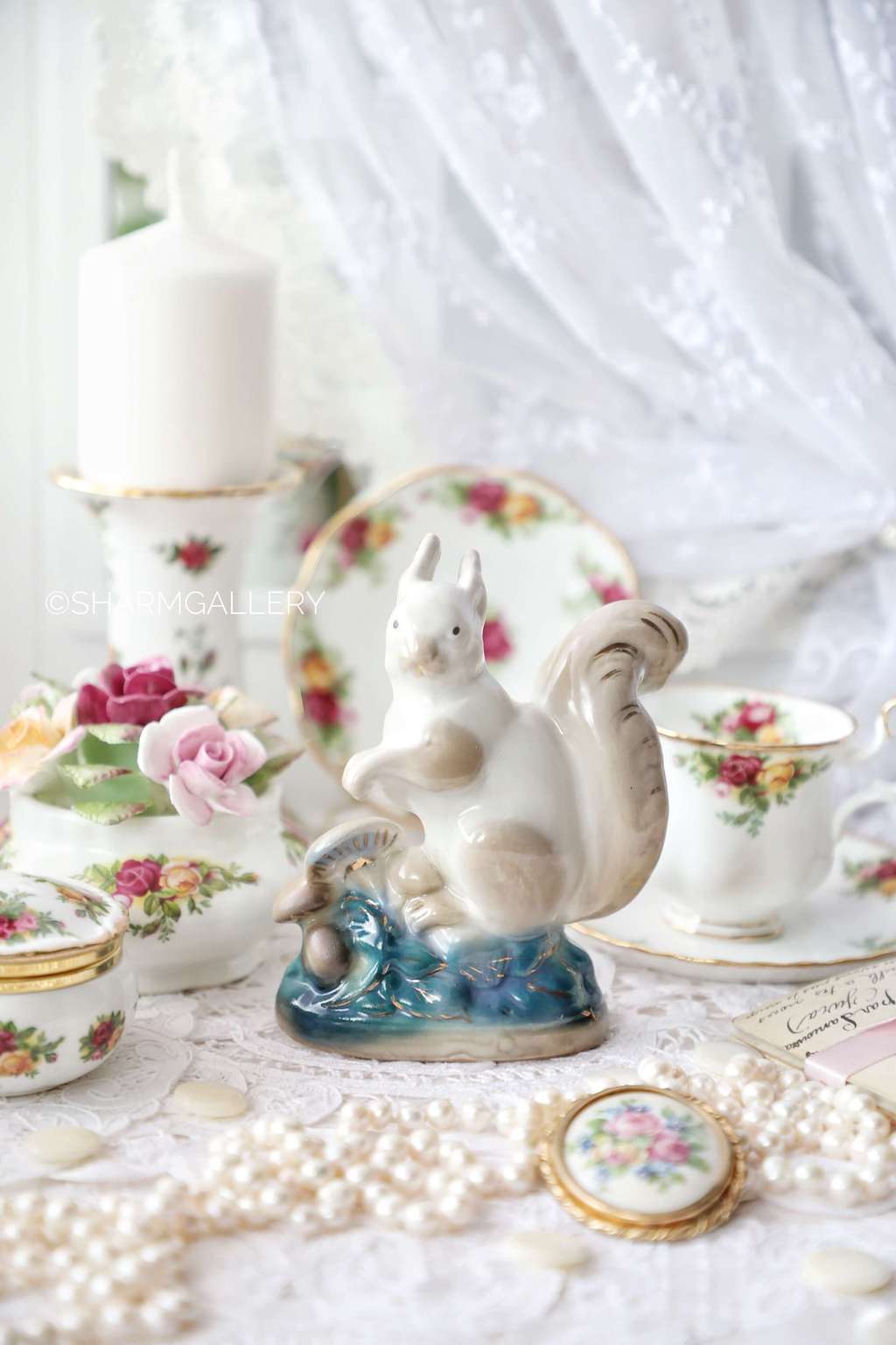 Статуэтка "Белка с грибами ", фарфор старая Гжель. СССР. №4