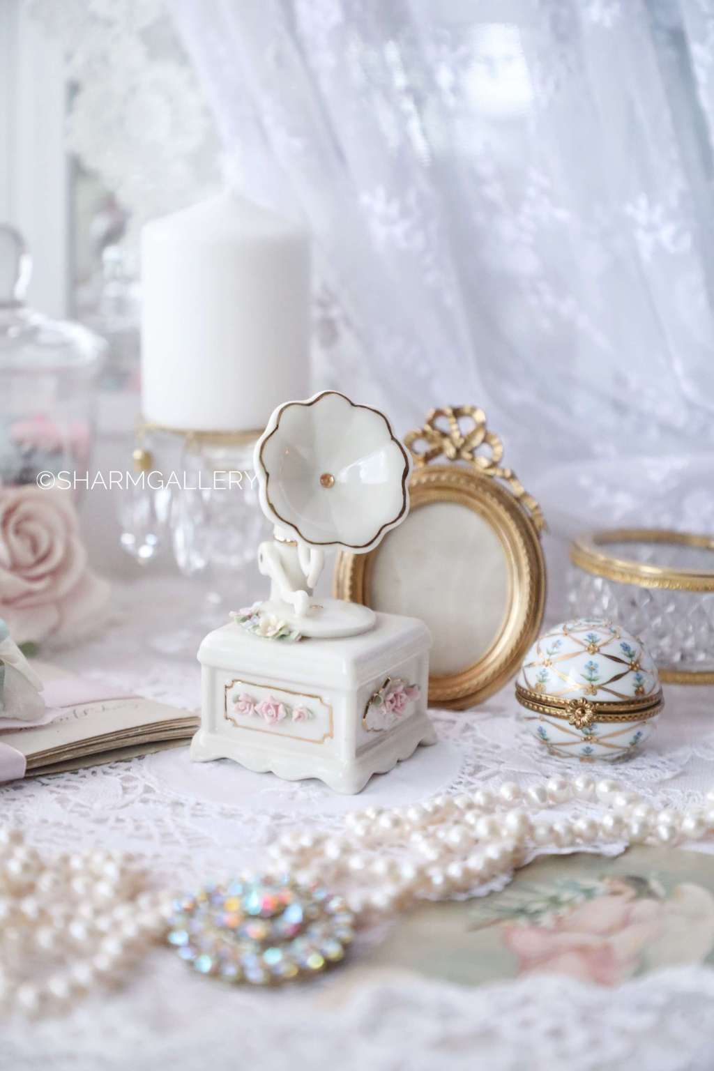 Статуэтка "Граммофон" фарфор, Pavone.