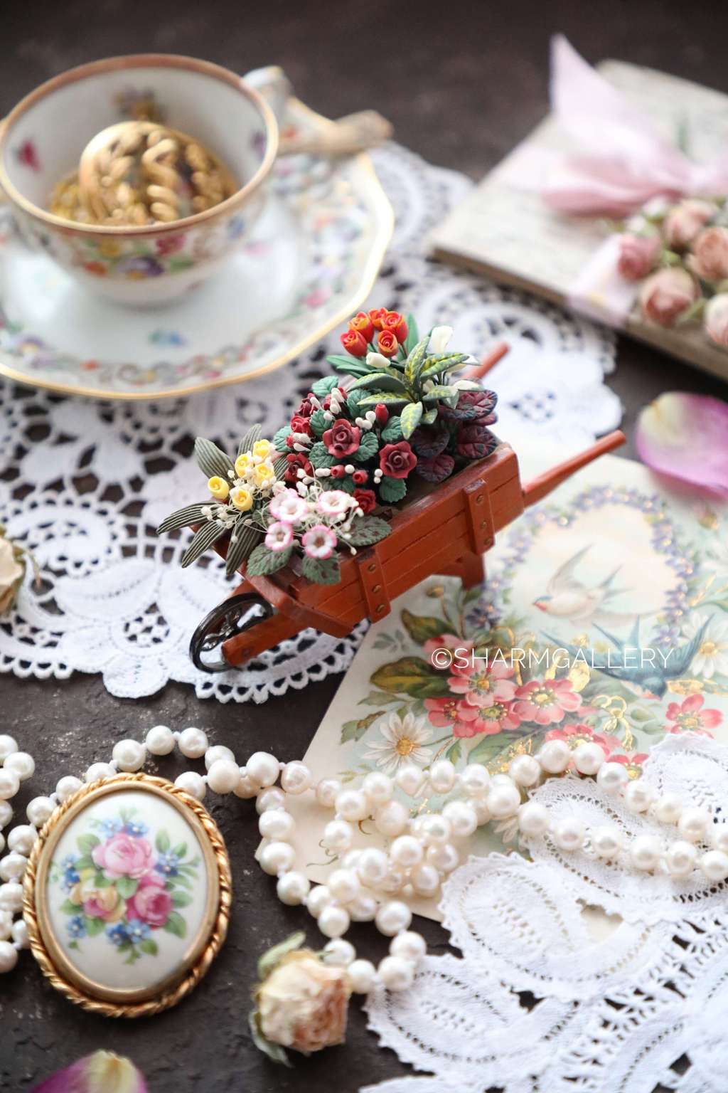 Миниатюра садовая тачка с цветами Reutter Porzellan, Германия.