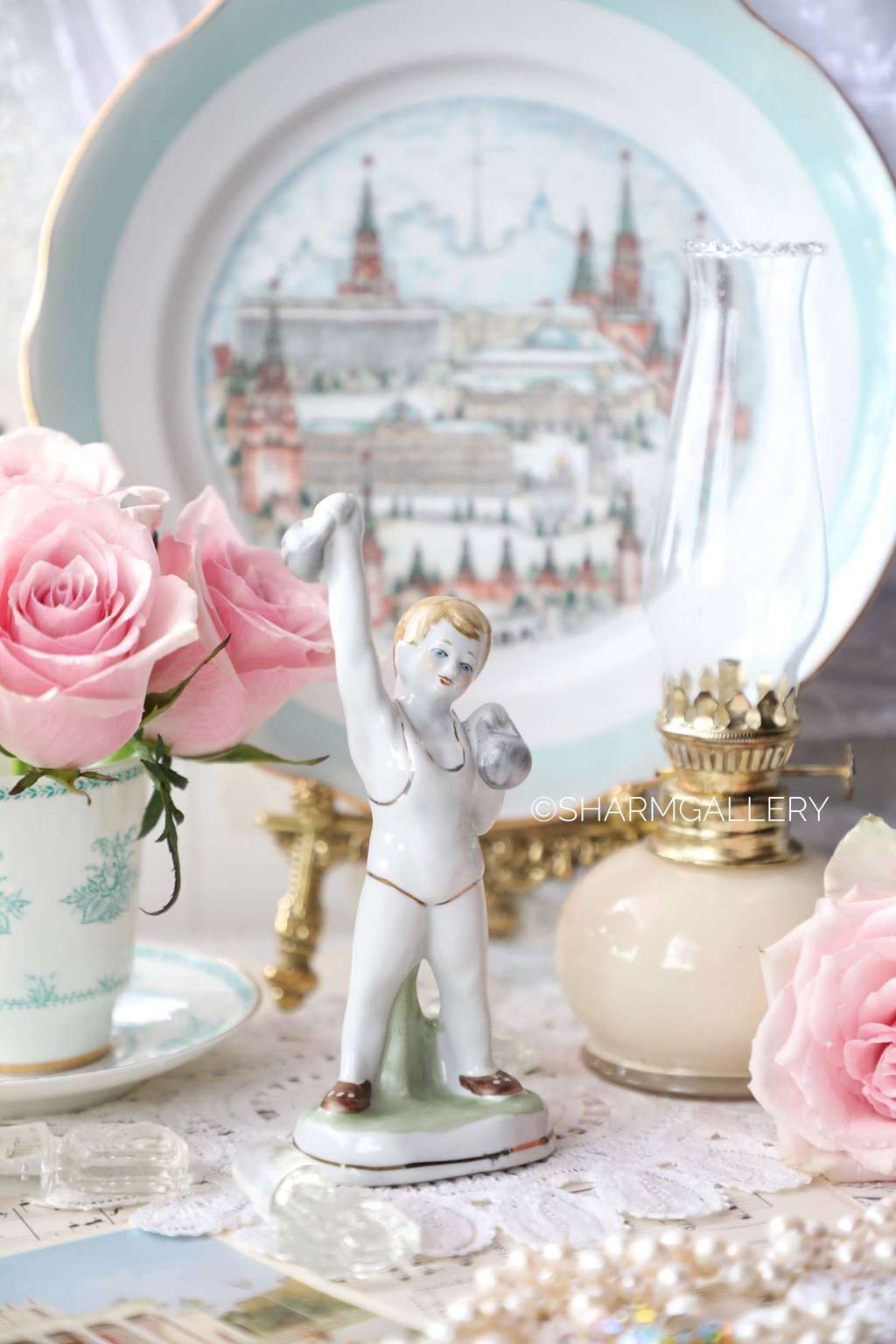 Статуэтка мальчик с гирями (Утренняя зарядка) фарфор ЗХК Полонне, СССР.