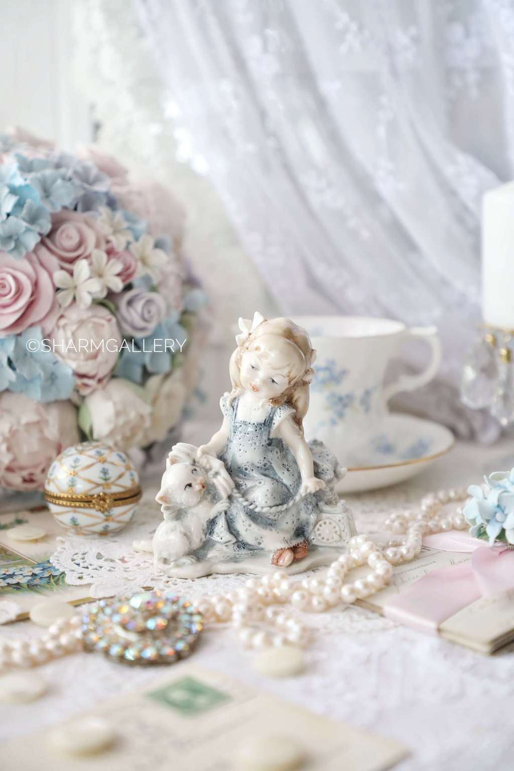 Статуэтка Девочка с телефоном. Florence, Giuseppe Armani, Каподимонте Италия 1987г.