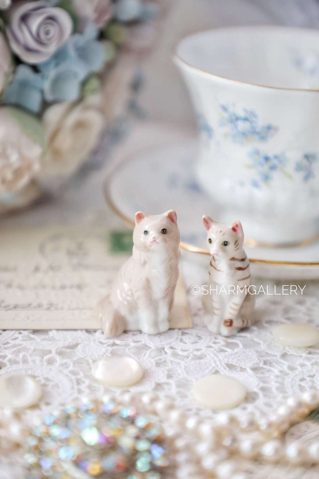Винтажная пара миниатюрных фигурок Кошки, фарфор. Англия.