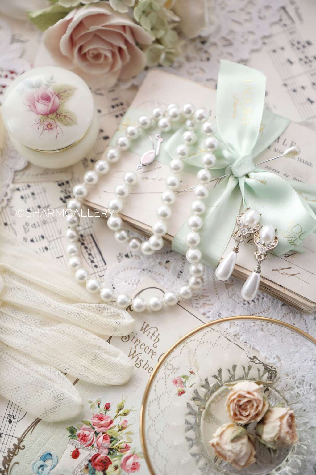 Винтажный комплект бусы и клипсы «Невеста» Иск. жемчуг, Германия.