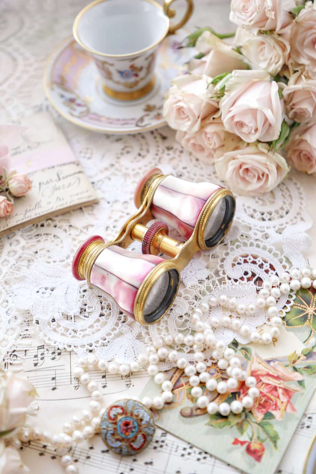 Антикварный театральный бинокль, розовый перламутр Jumelle Duchesse Франция.