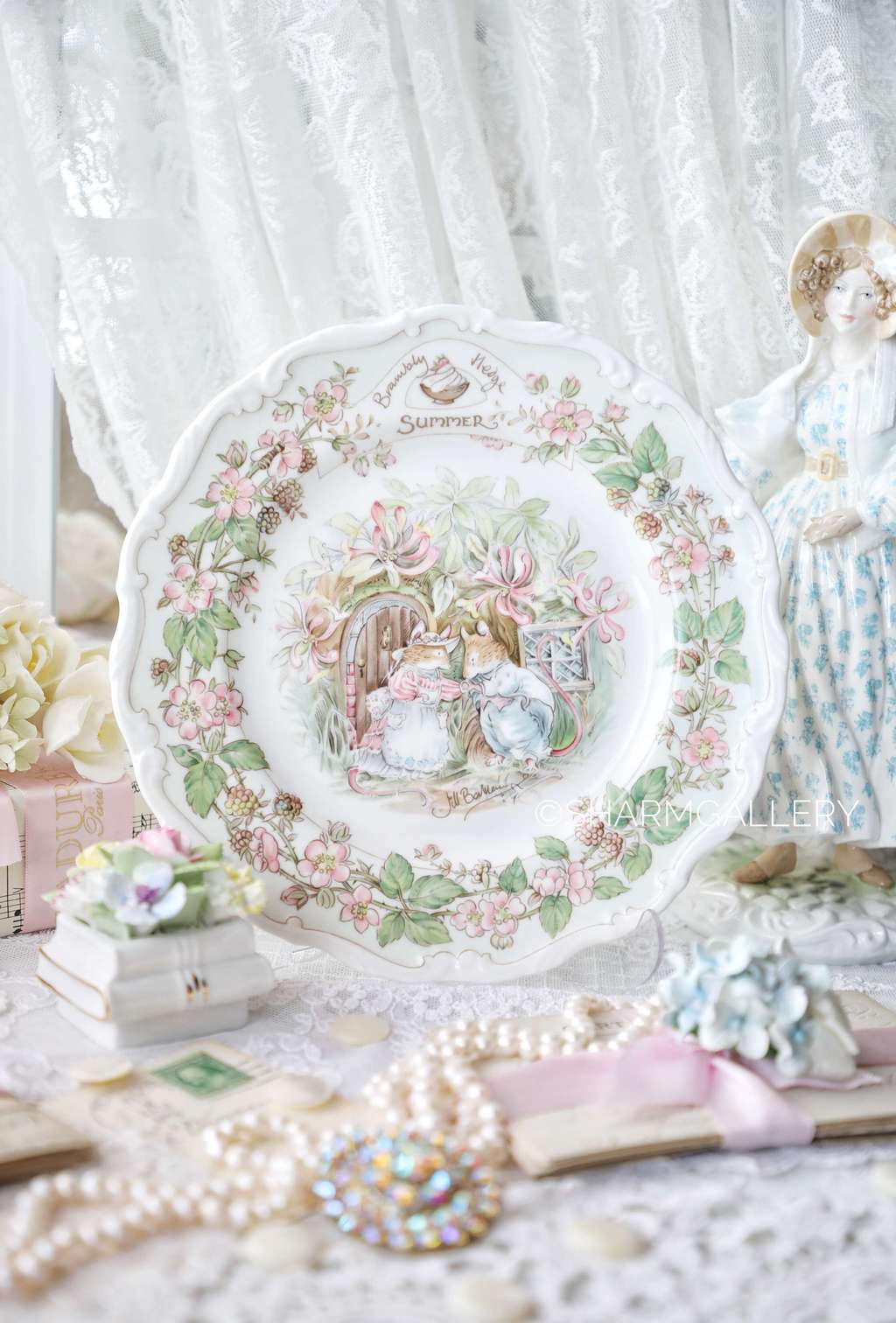 Коллекционная тарелка Brambly Hedge Лето, 21см., ежевичная поляна. Фарфор Royal Doulton, Англия 1982г.