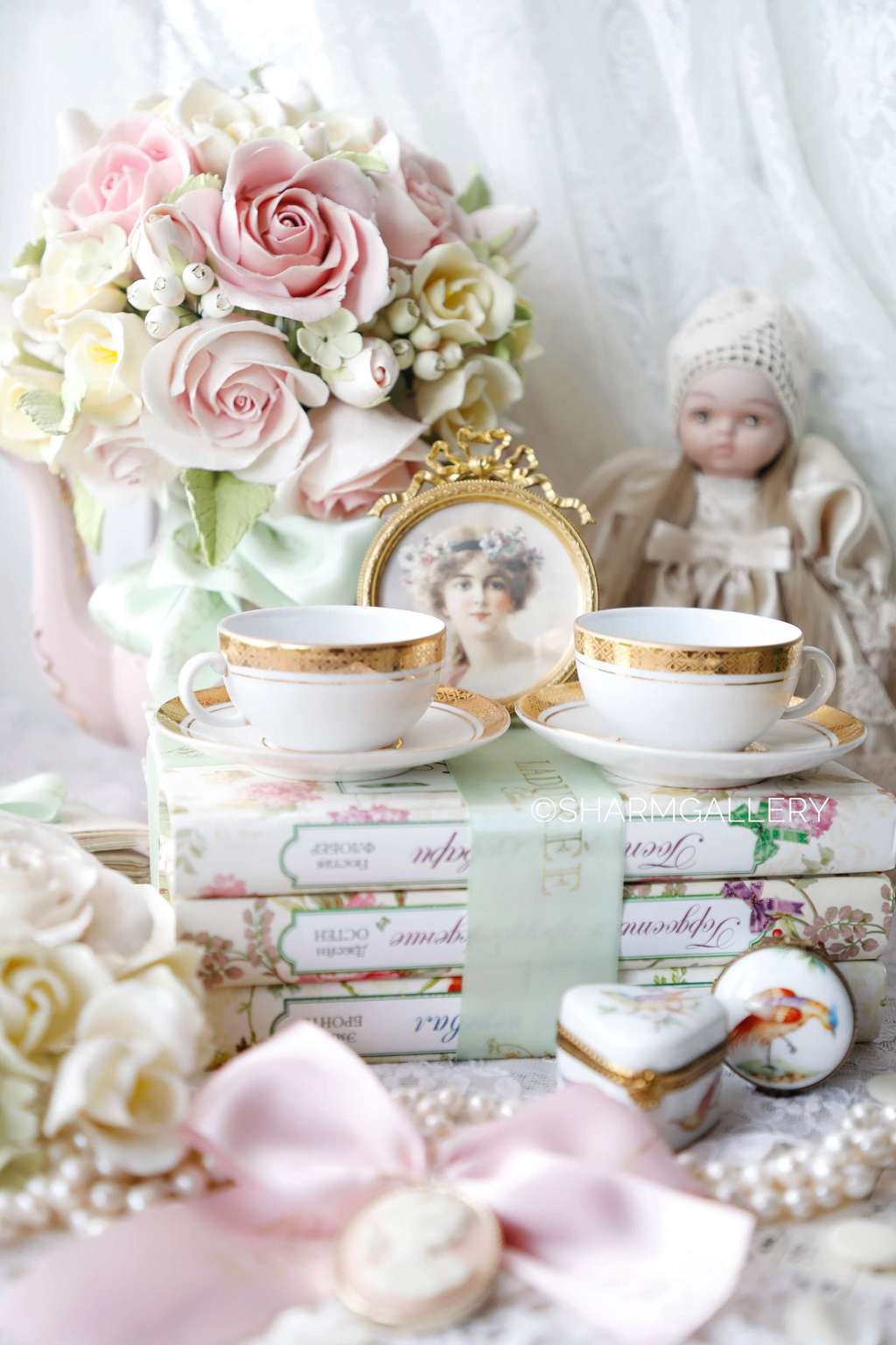 Миниатюрная кофейная пара "Золотая лента", фарфор ЛФЗ, СССР.