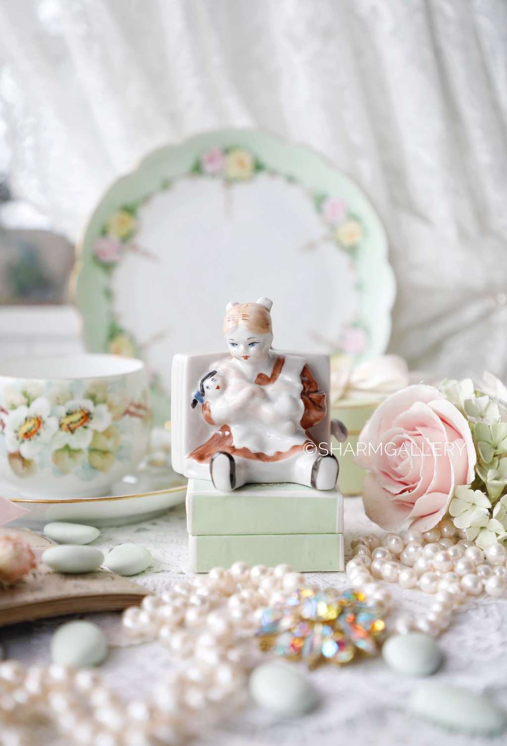 Фарфоровая Статуэтка "Девочка с букварём" (После школы) ЗХК Полонне.