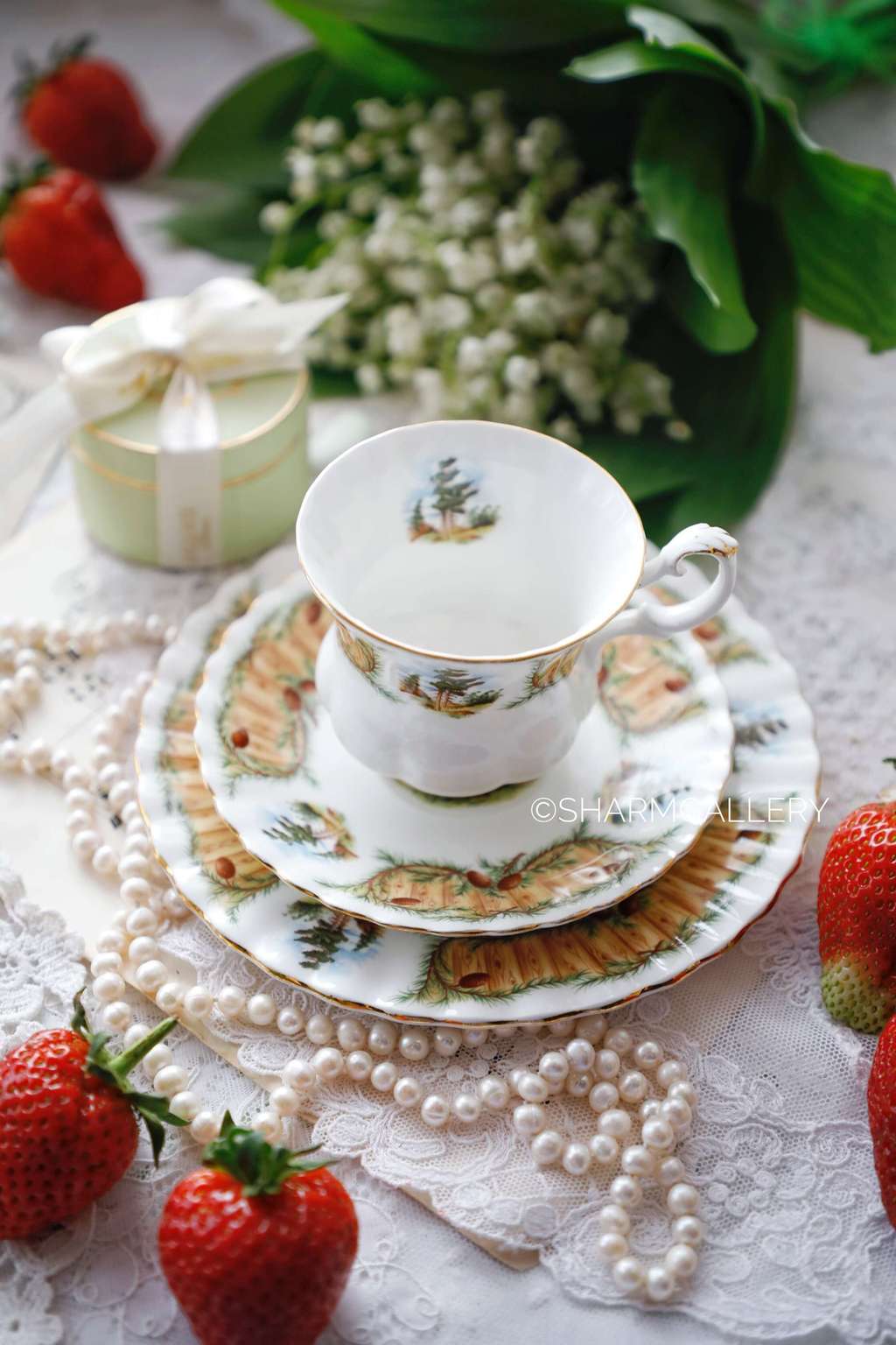 Редкость! Чайно/Кофейное трио Колючая сосна/Knotty Pine костяной фарфор, Royal Albert Англия.