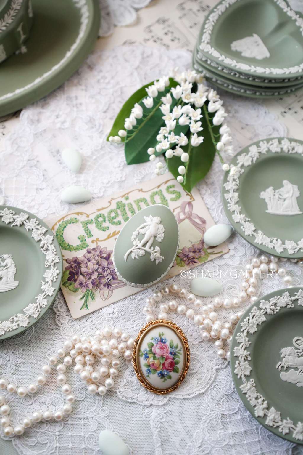 Яйцо - Шкатулка оливковый бисквитный фарфор Веджвуд/Wedgwood Англия.