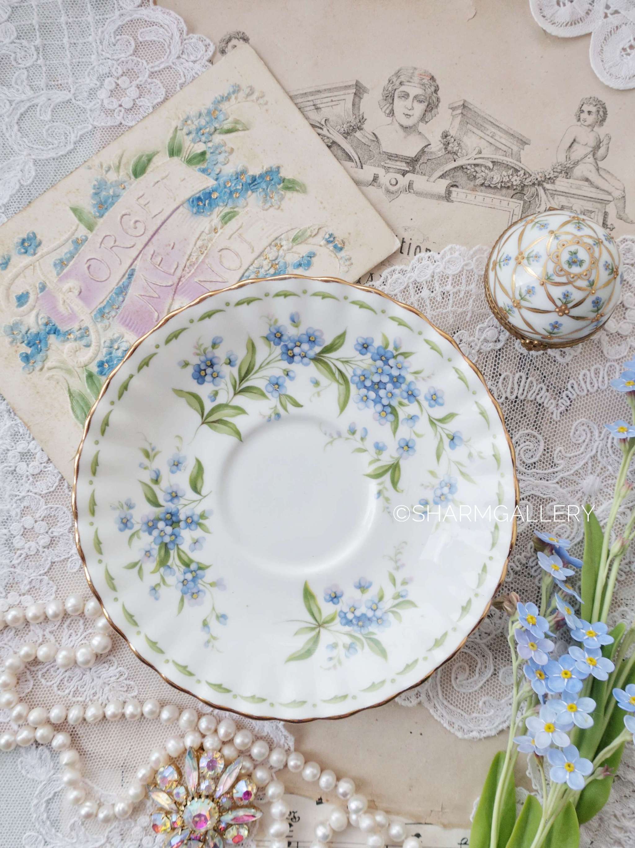 Блюдце Незабудки/Forget me not 14см., костяной фарфор Royal Albert, Англия.