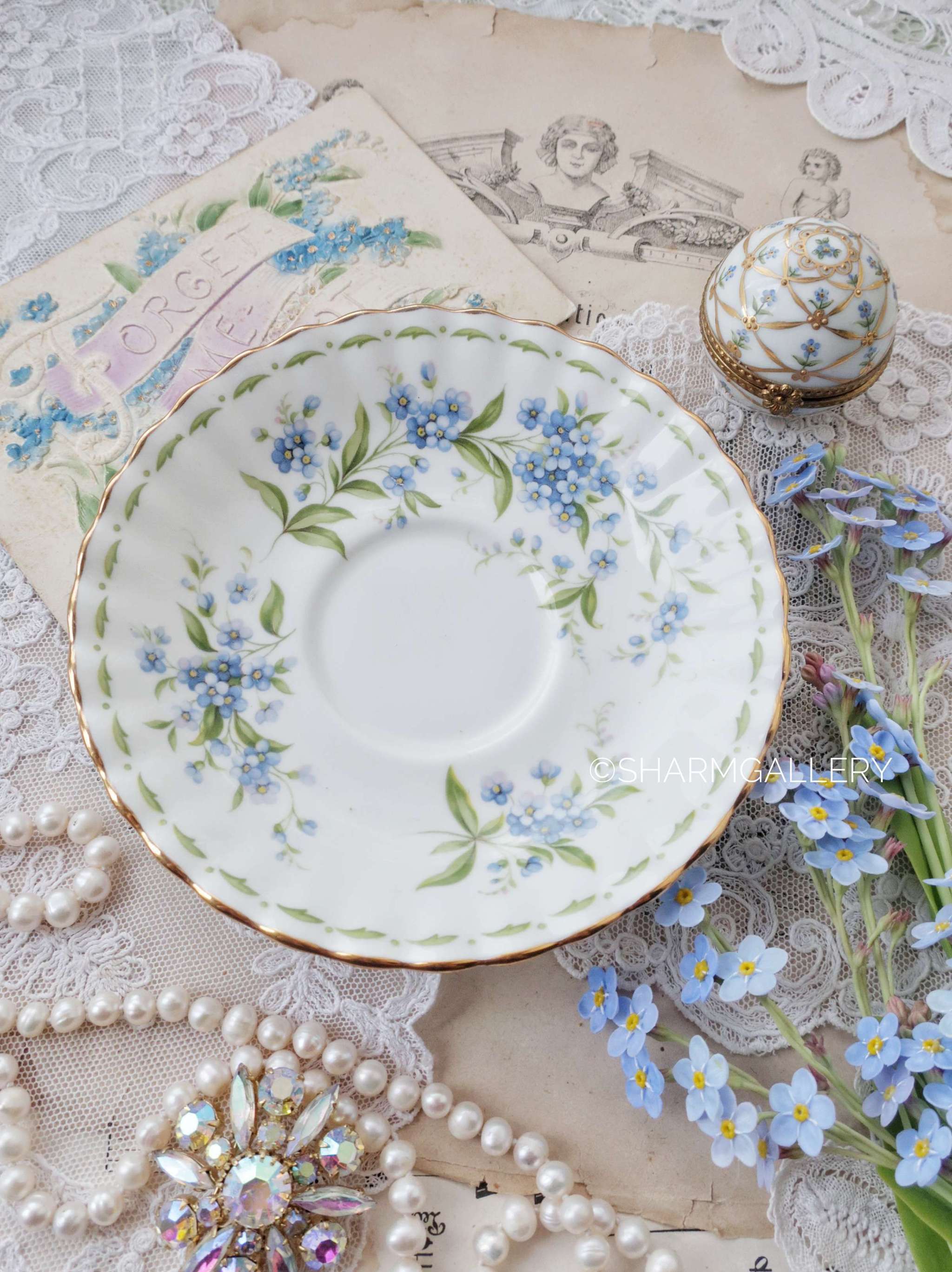 Блюдце Незабудки/Forget me not 14см., костяной фарфор Royal Albert, Англия.