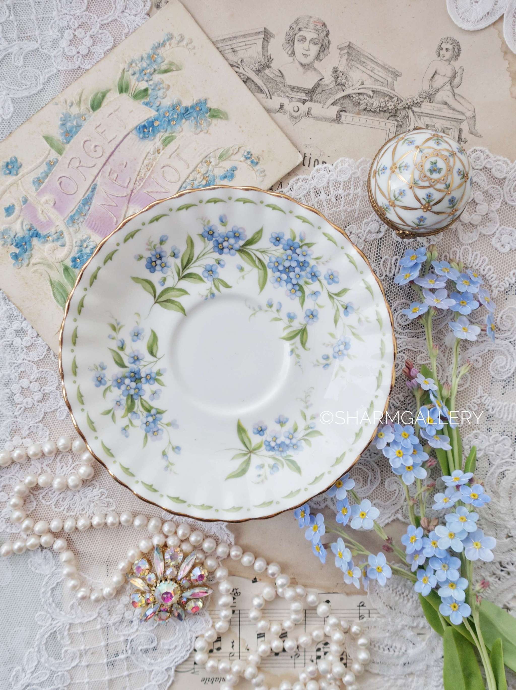 Блюдце Незабудки/Forget me not 14см., костяной фарфор Royal Albert, Англия.