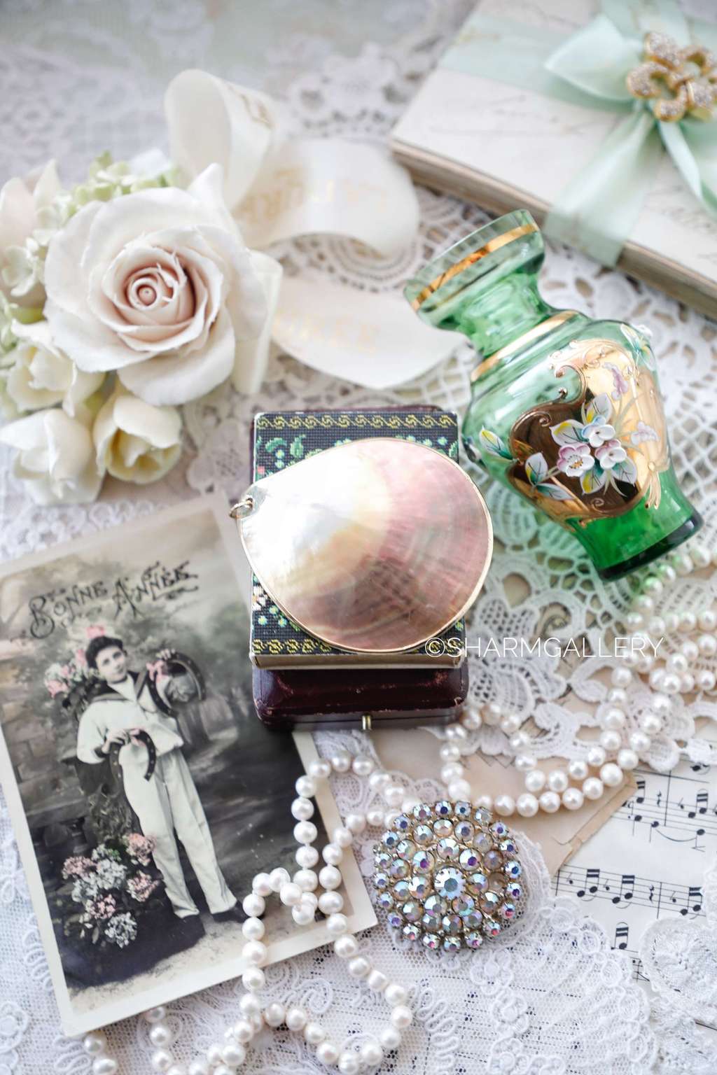 Кулон натуральная перламутровая раковина, СССР.