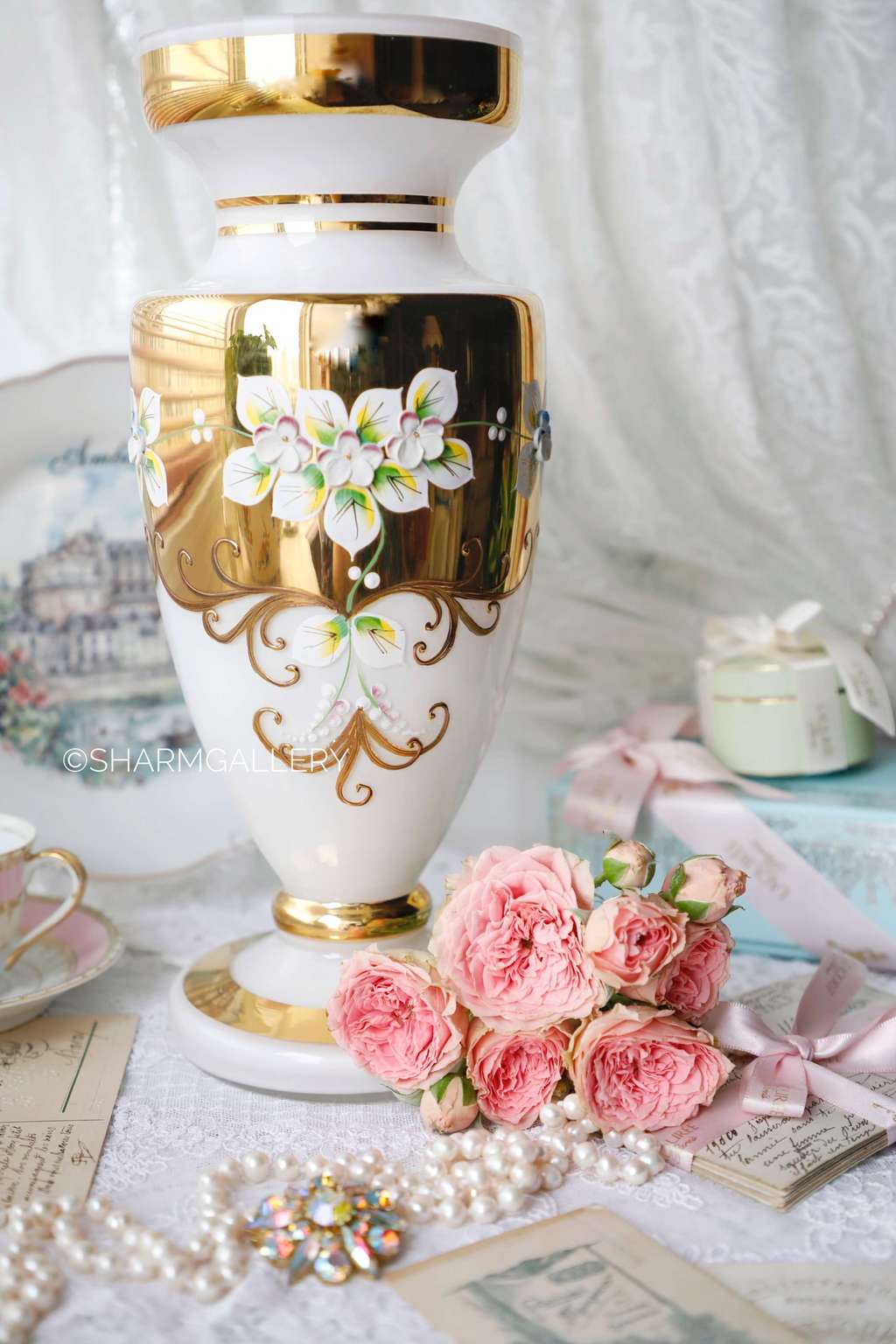 Ваза 31см., богемское стекло, лепка позолота., Bohemia Чехословакия.