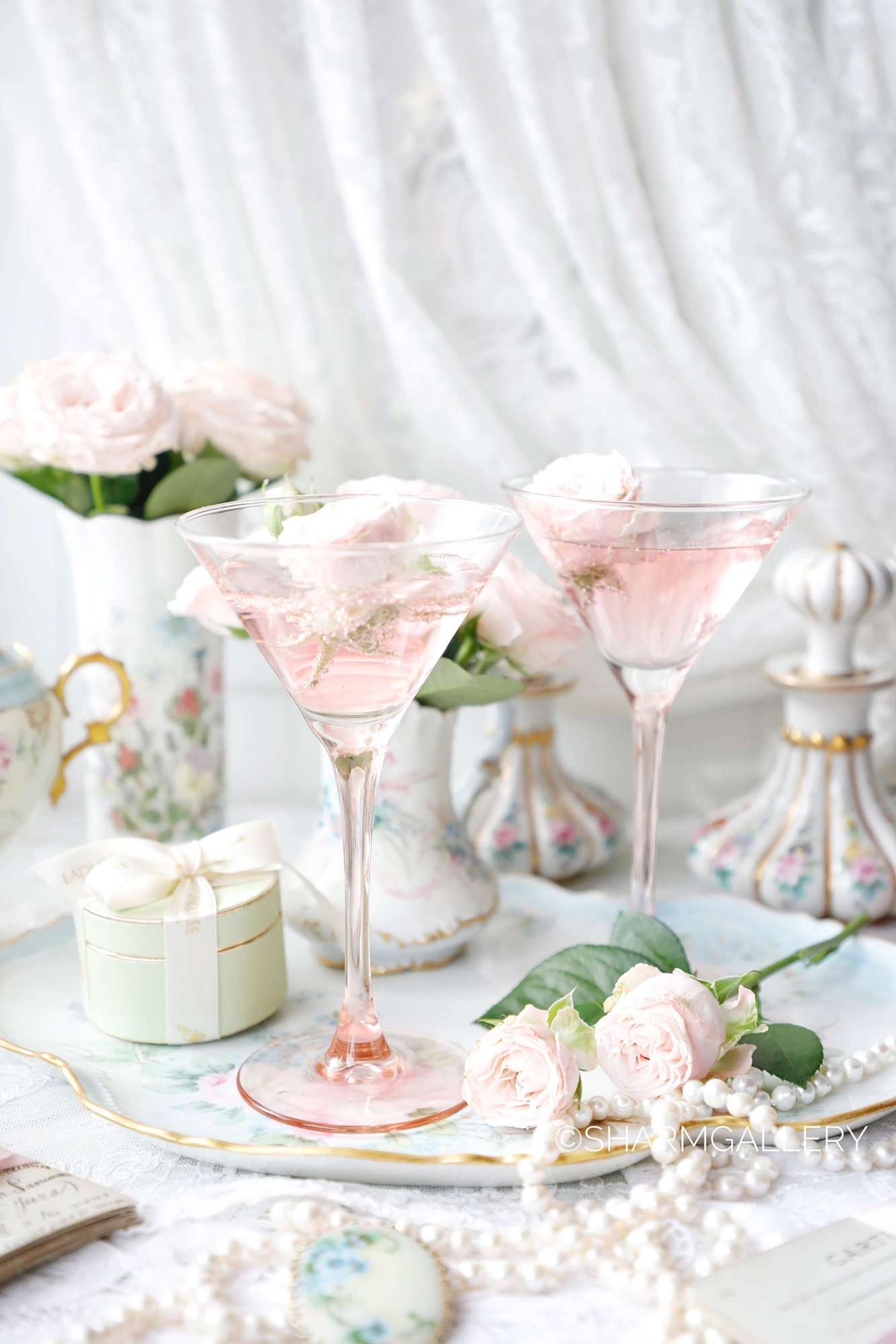 Бокал/Фужер для мартини/коктейлей стекло на розовой ножке.