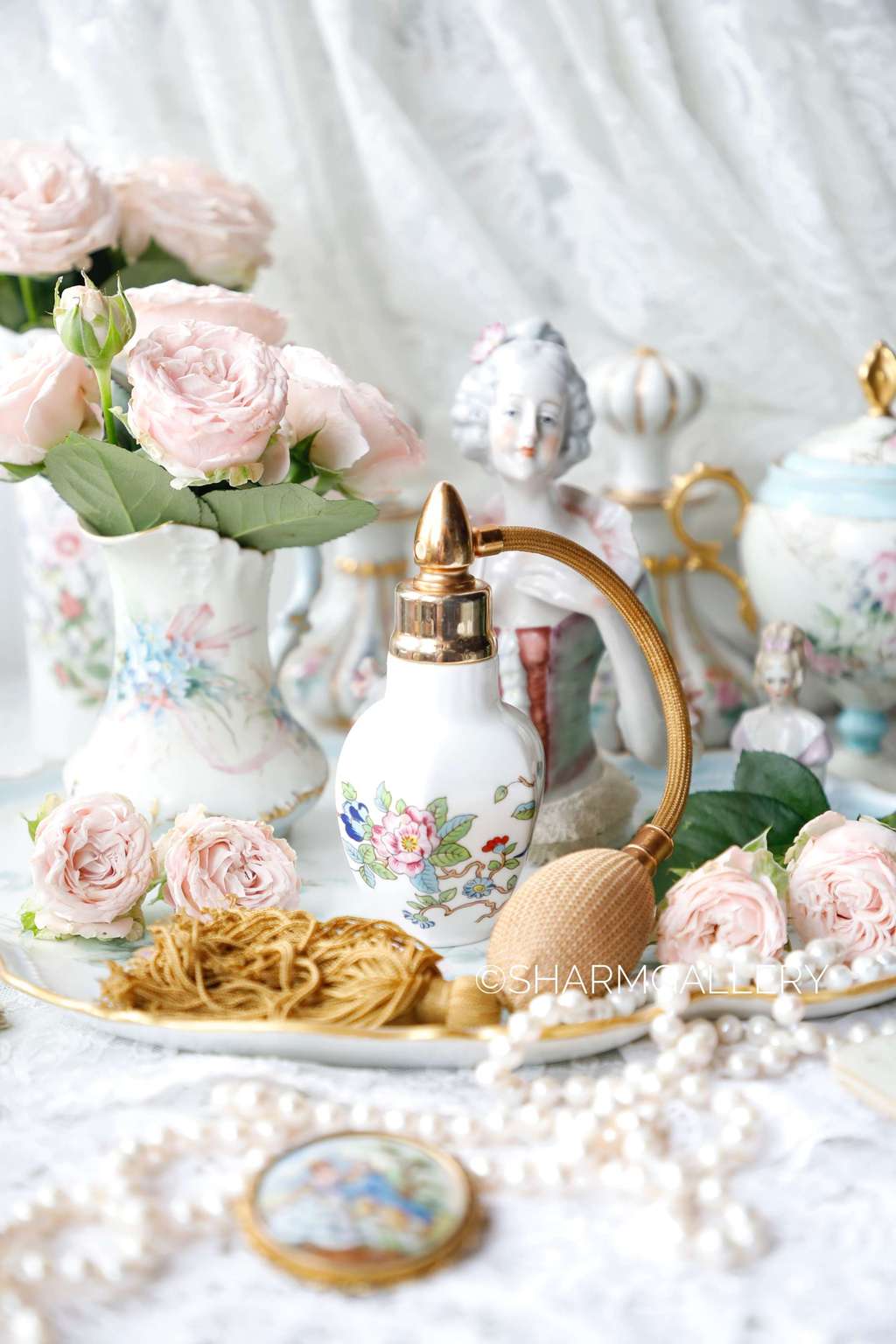 Фарфоровый флакон с пульверизатором «Pembroke» фарфор Aynsley (Эйнсли) Англия.