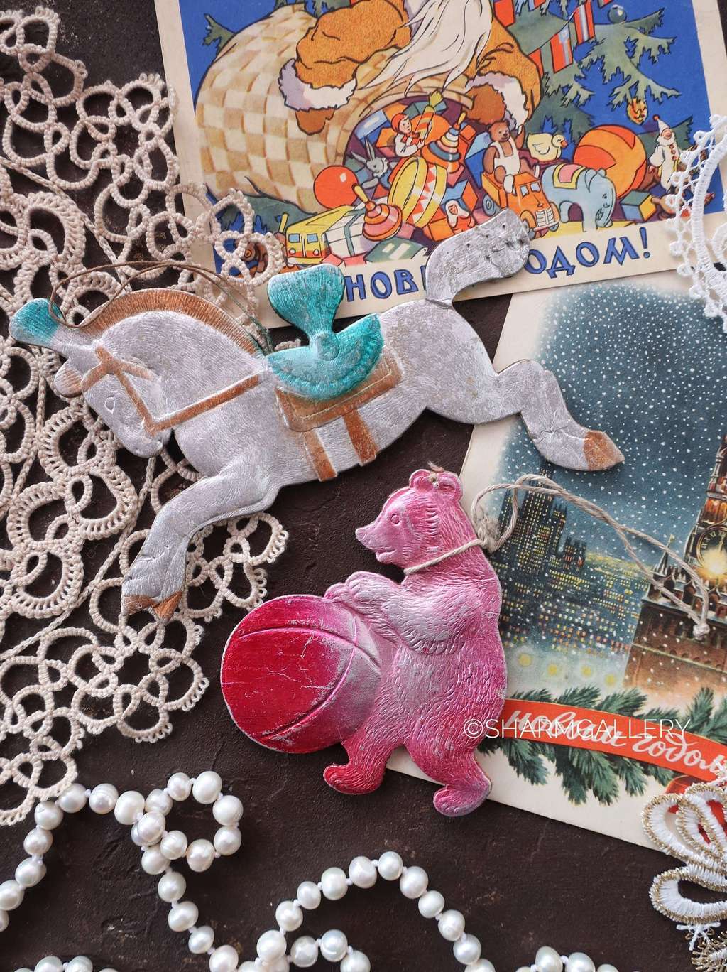 Цирковые медведь (Мишка с мячом) и Лошадка. Елочные игрушки картонаж, СССР.