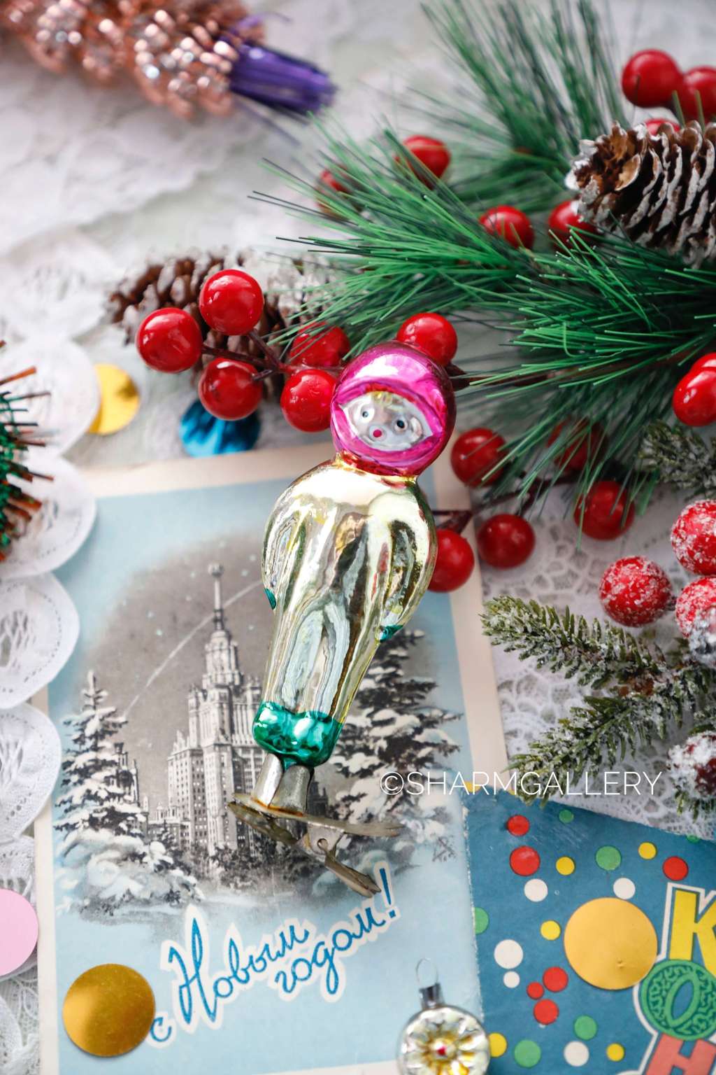 Космонавт №12 Елочная игрушка, стекло на прищепке, СССР.