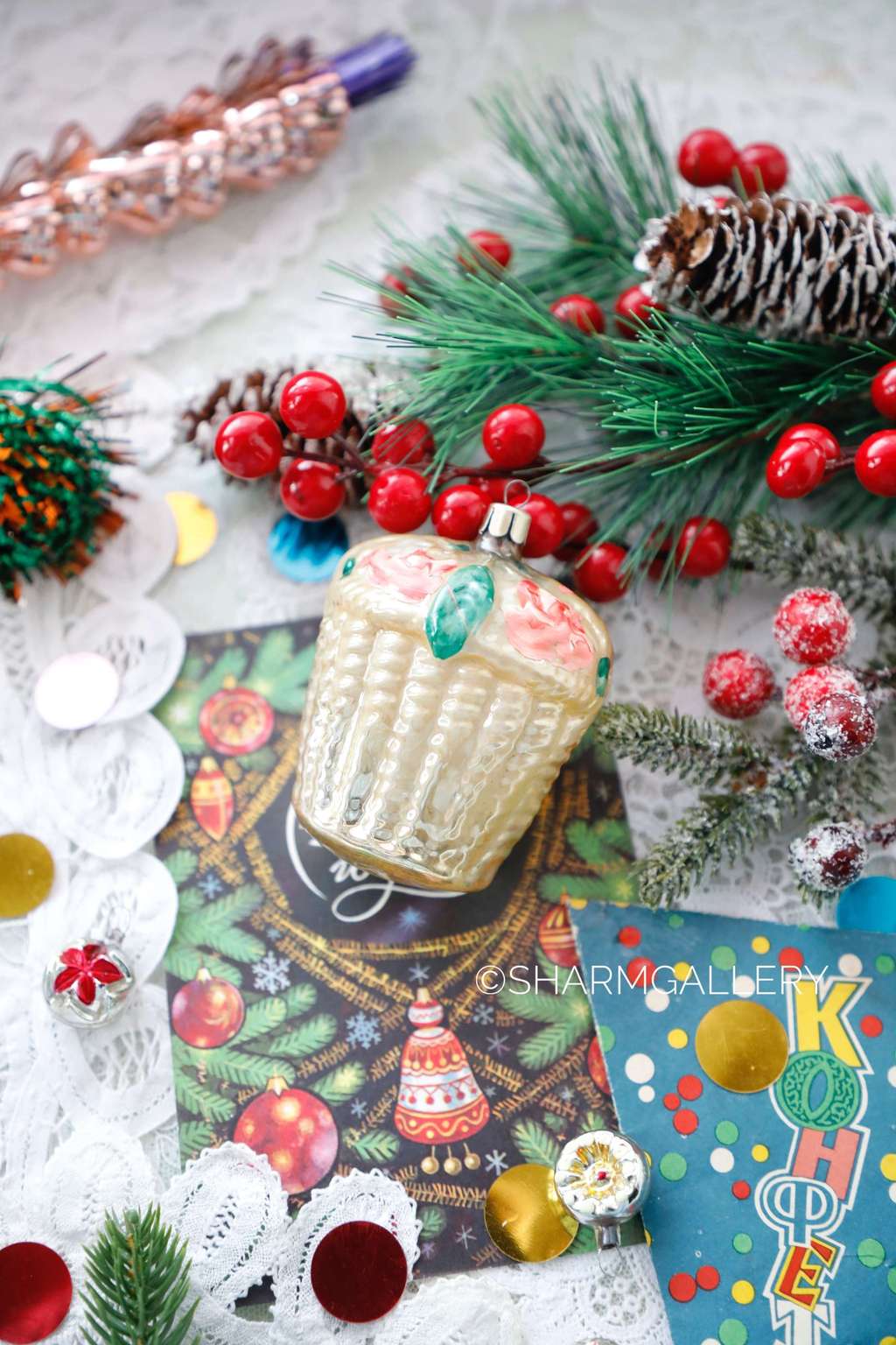 Золотая корзина с розами №7. Елочная игрушка, стекло, СССР.