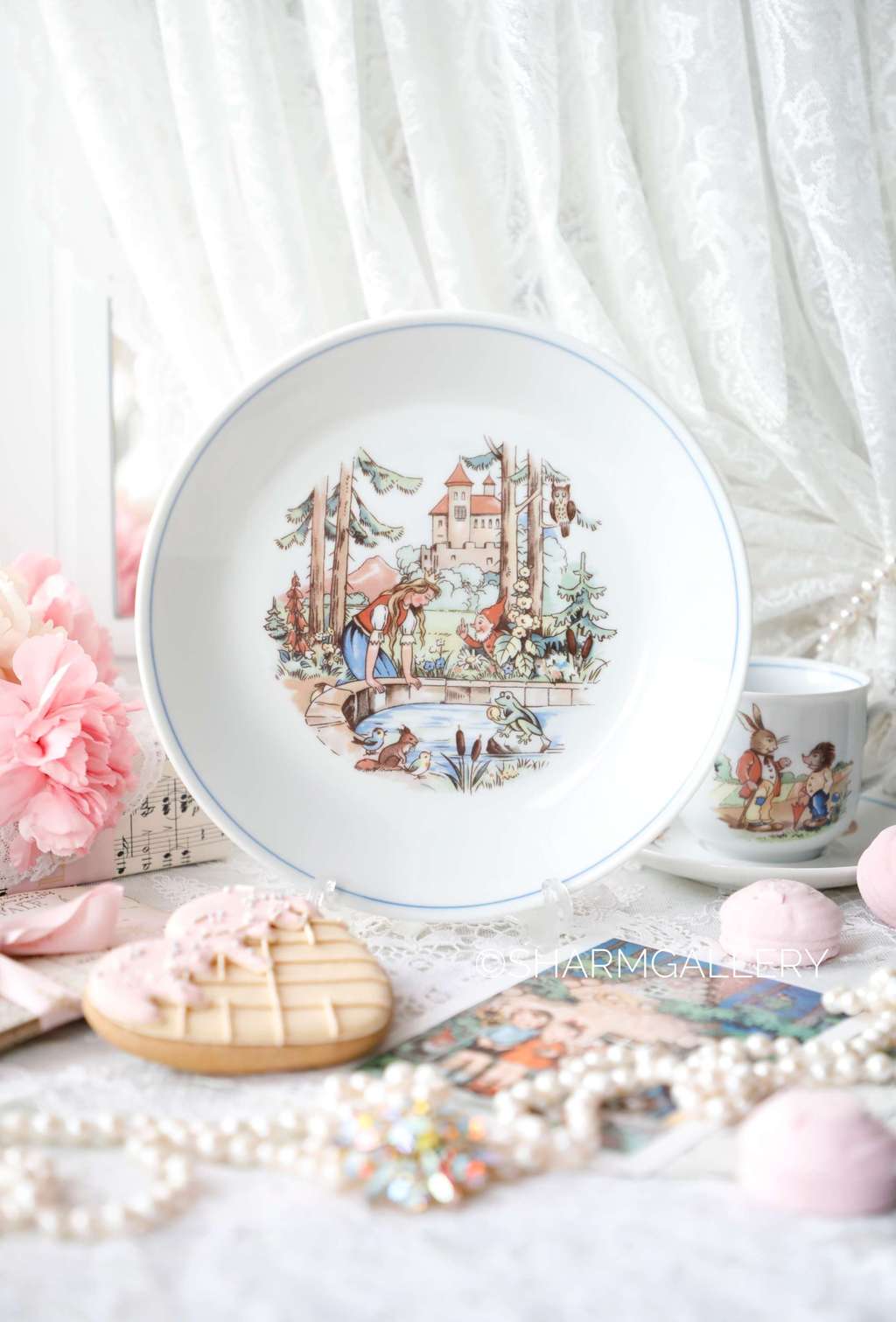 Фарфоровая тарелка из серии сказки "Принц лягушонок" ф-ка Кольдиц/Colditz ГДР №14.