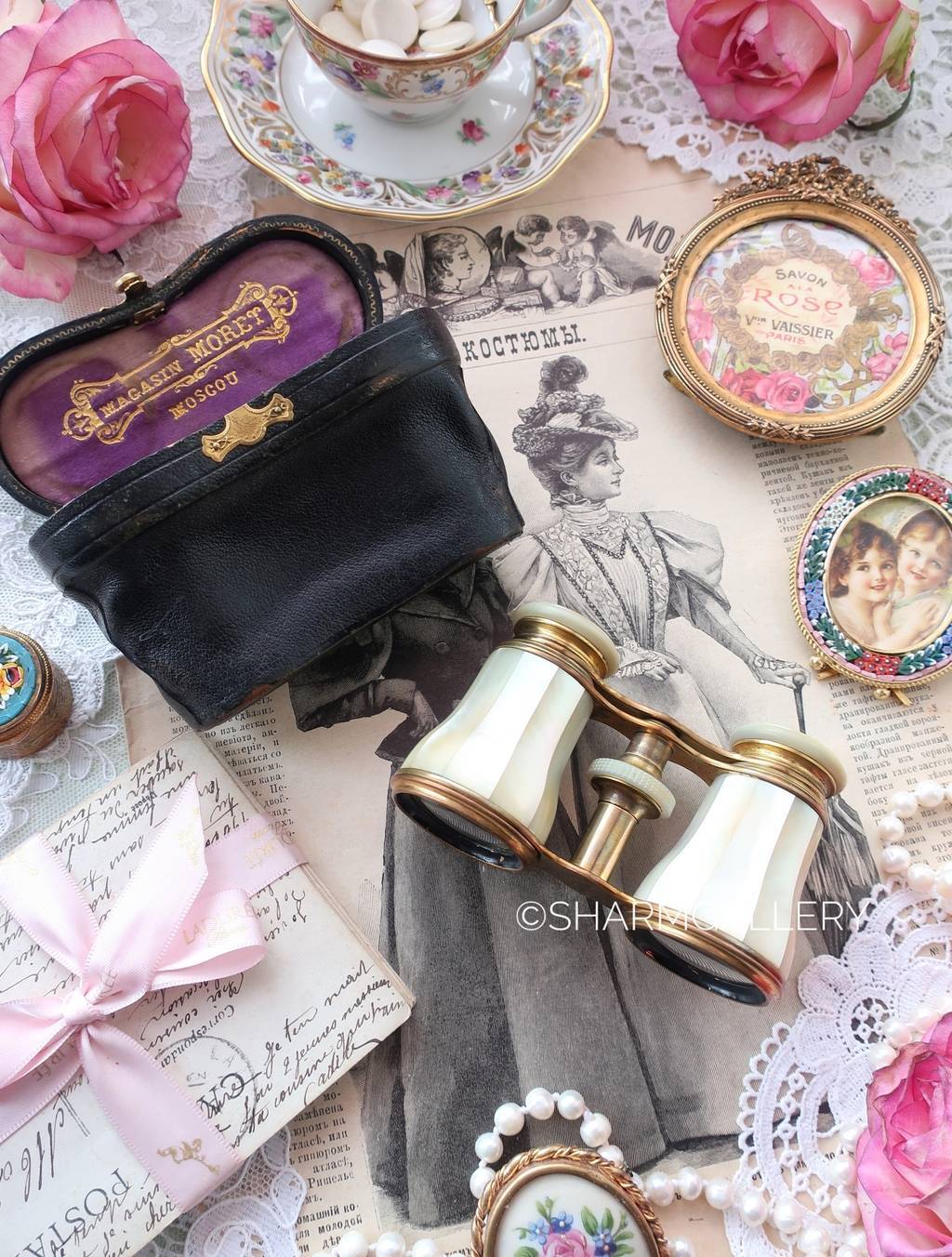 Антикварный перламутровый театральный бинокль в футляре. №5