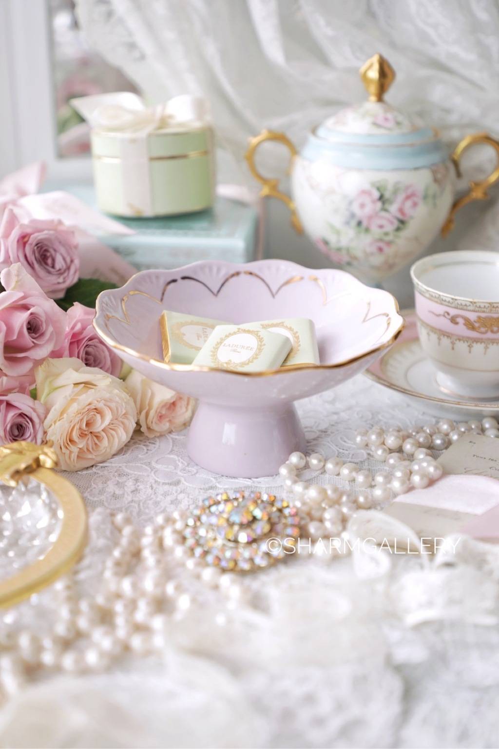 Вазочка на ножке, розовая Рижский Фарфоровый Завод, СССР.