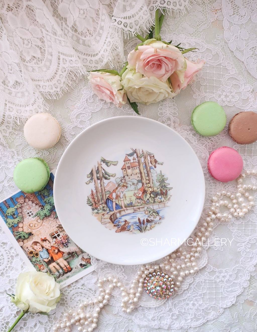 Фарфоровая тарелка из серии сказки "Принц лягушонок" ф-ка Kahla ГДР №15.