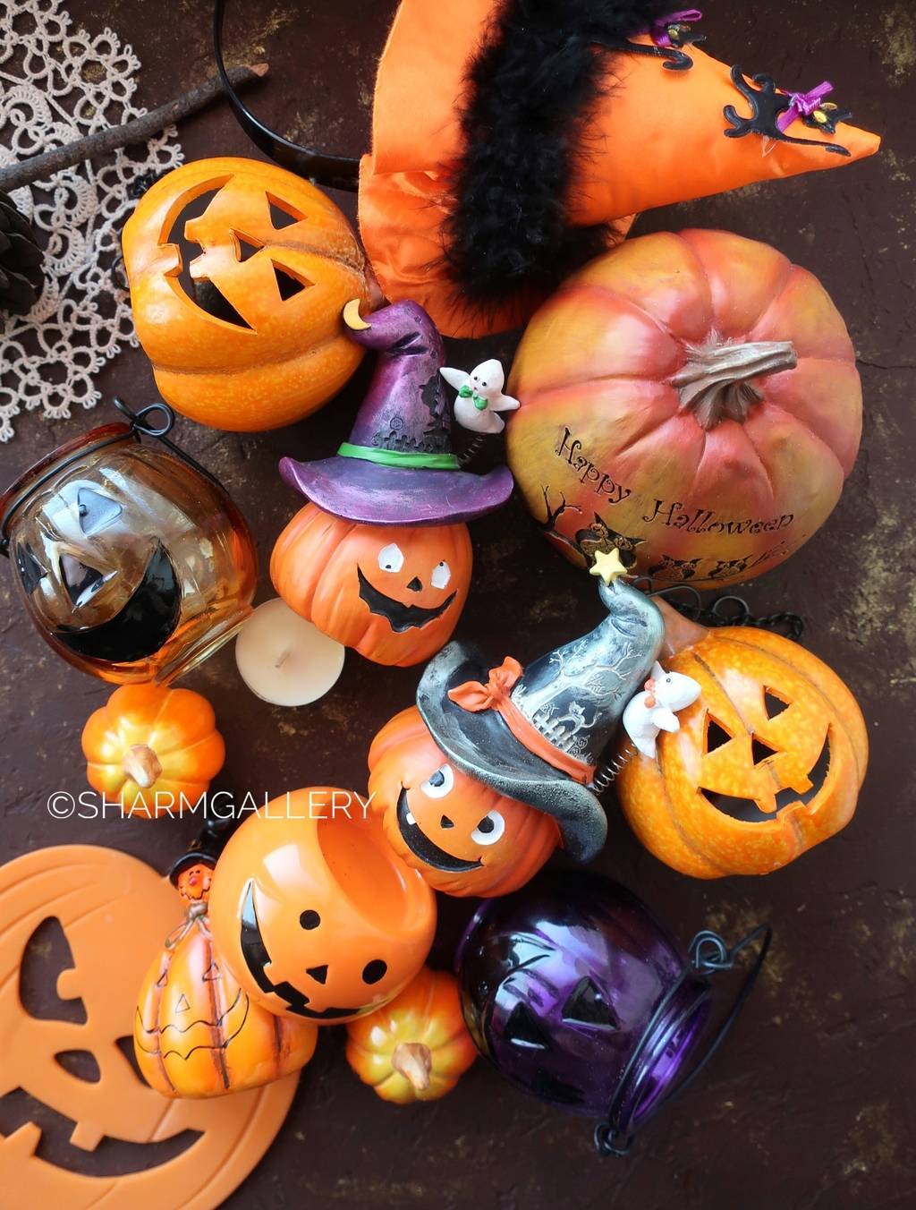 Набор праздничного декора ‘Halloween” из 13 предметов.