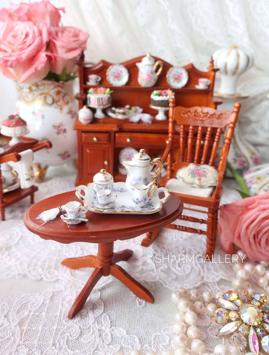 Миниатюра кукольная Чайный столик и Кресло качалка, Reutter Porzellan Германия.