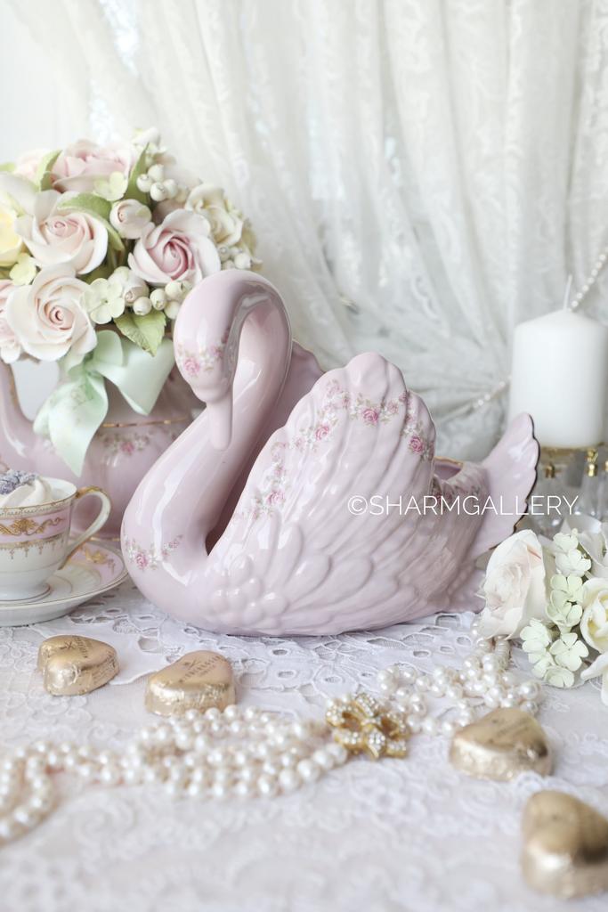 Сервировочная ваза «Лебедь» розовый фарфор Leander Чехословакия.