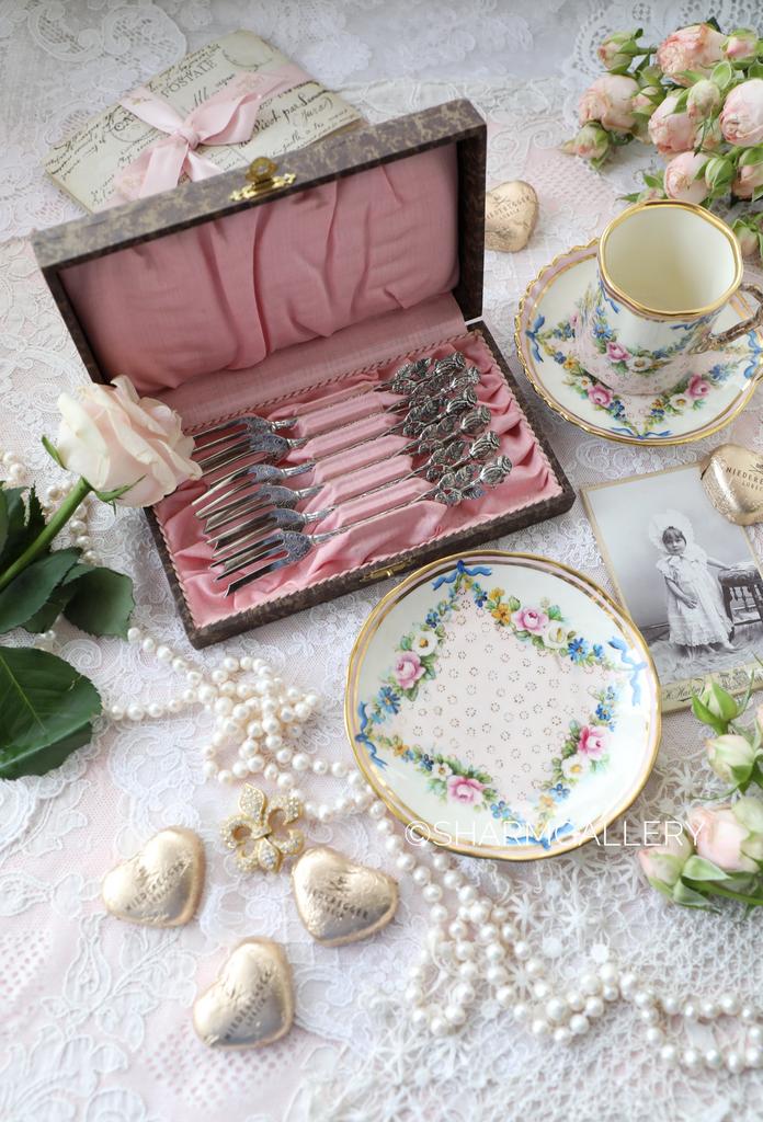 Набор десертных вилок в кофре "Хильдесхаймская роза" серебро 835пр., Германия