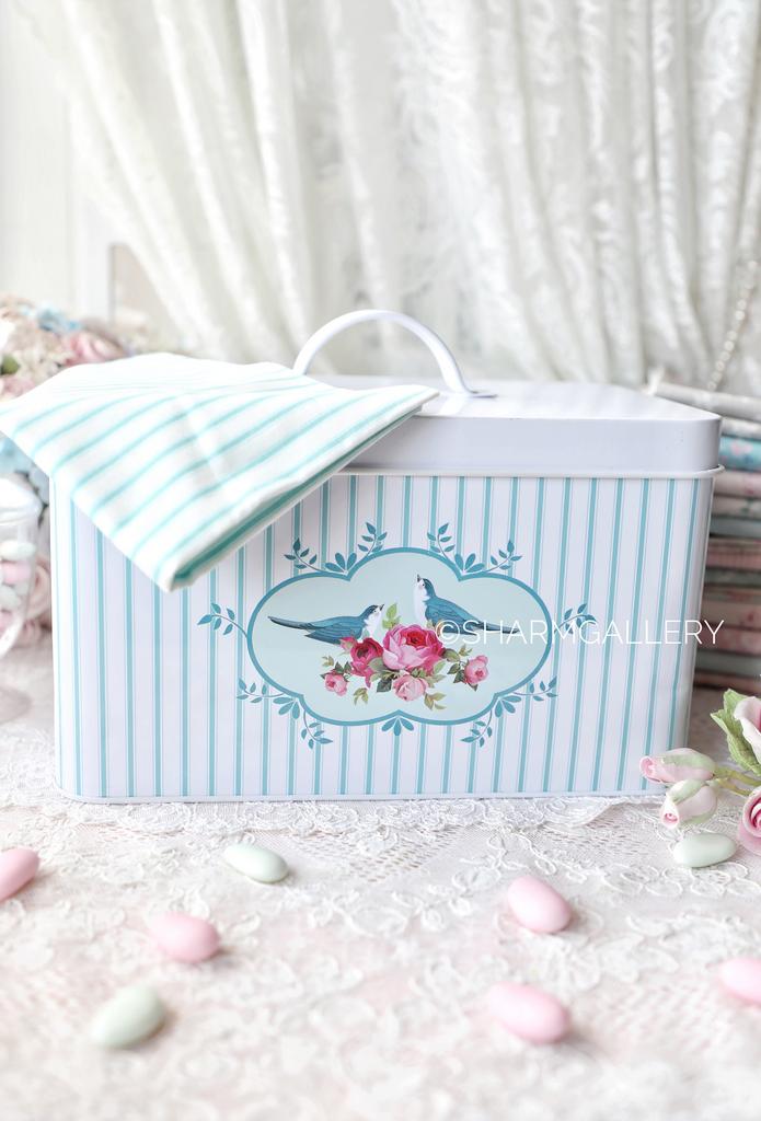 Жестяная банка «Зимняя птичка» + отрез ткани Tilda от Panduro Hobby, Норвегия.