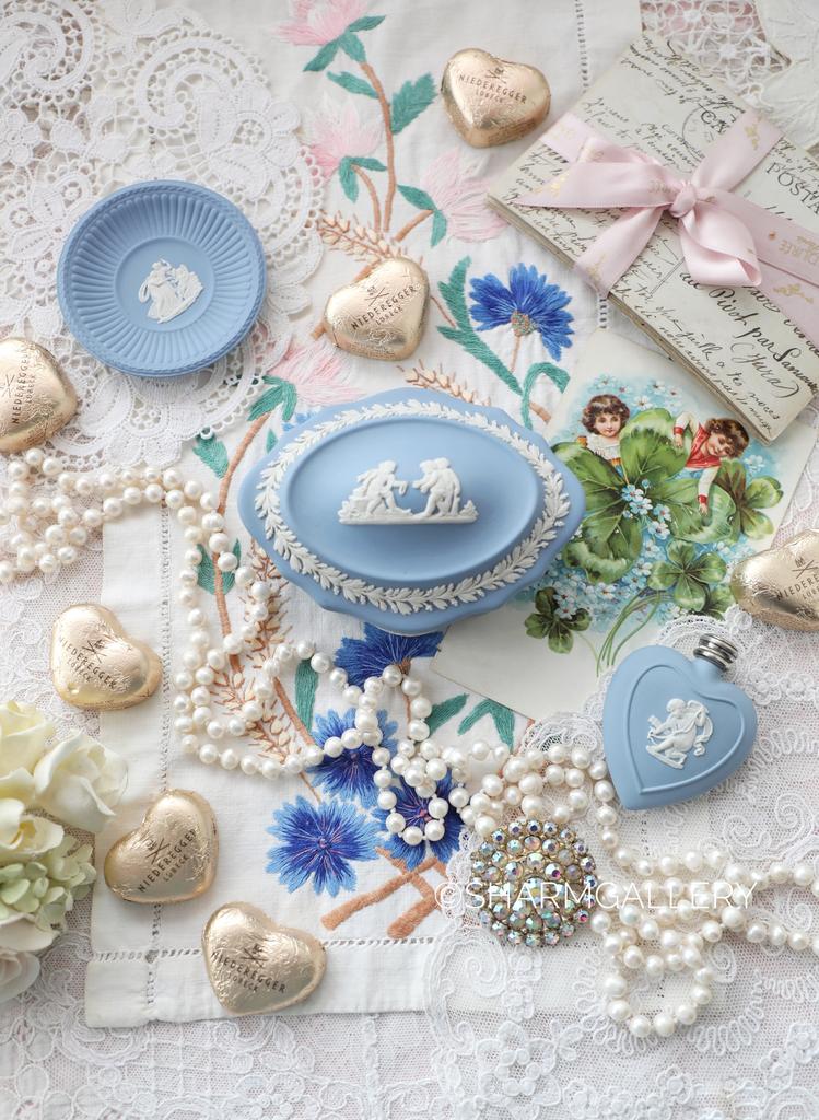 Шкатулка 12см., бисквитный фарфор Веджвуд, Wedgwood Англия.