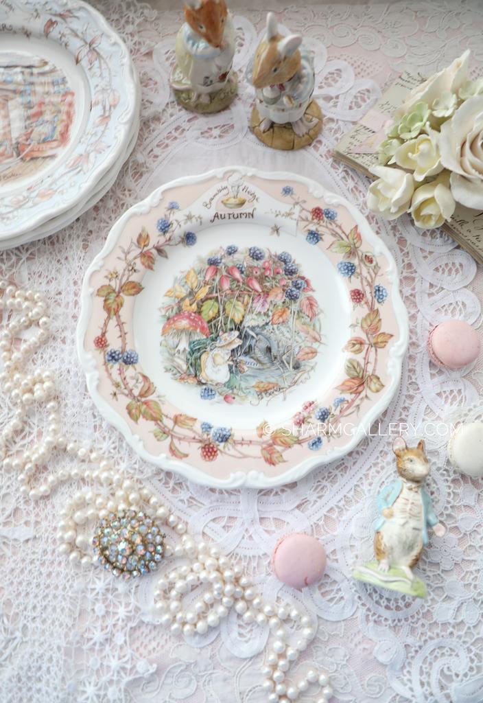 Коллекционная тарелка Brambly Hedge Осень в коробке, Ежевичная поляна. Фарфор Royal Doulton Англия 1982г.