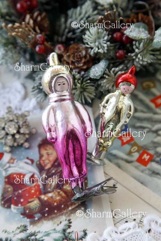 Набор Космонавты. Елочная игрушка, стекло на прищепке, СССР.