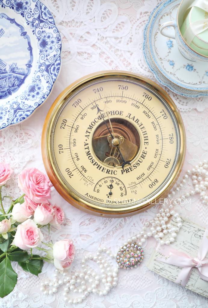 Комнатный настенный барометр, дерево, латунь, Aneroid Barometer СССР.