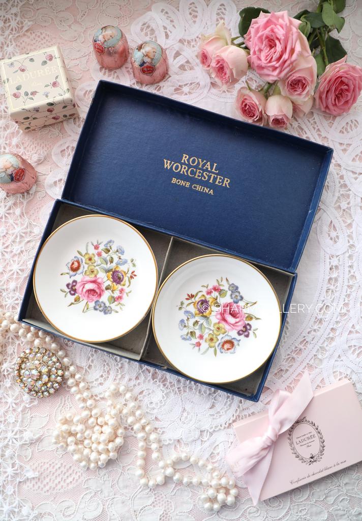 Набор блюдец - подставок Костер (подставка под кружку или кодлер) «Bournemouth» Royal Worcester, Англия.