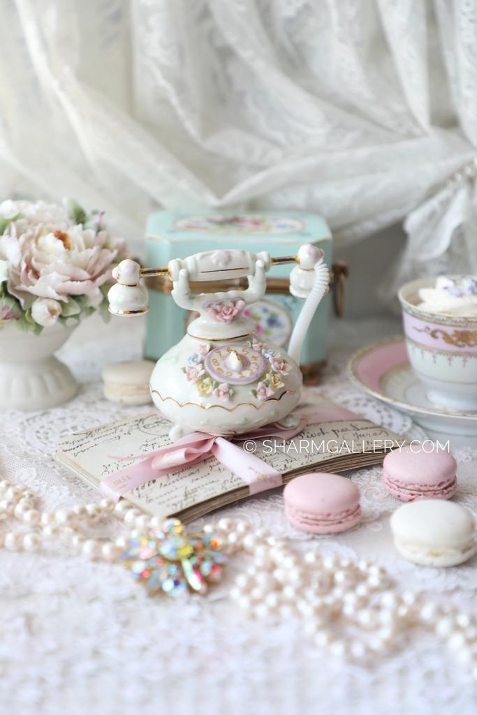 Статуэтка "Ретро кукольный телефон" фарфор Pavone.