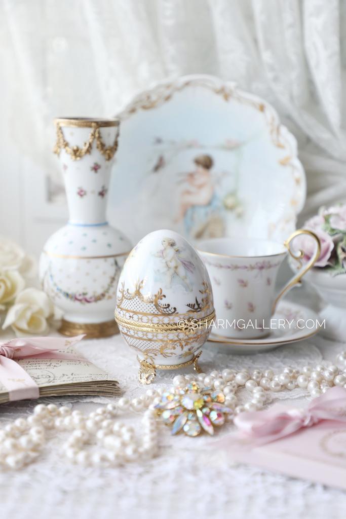 Шкатулка - яйцо «Ангел» фарфор Royal Crown, Англия.