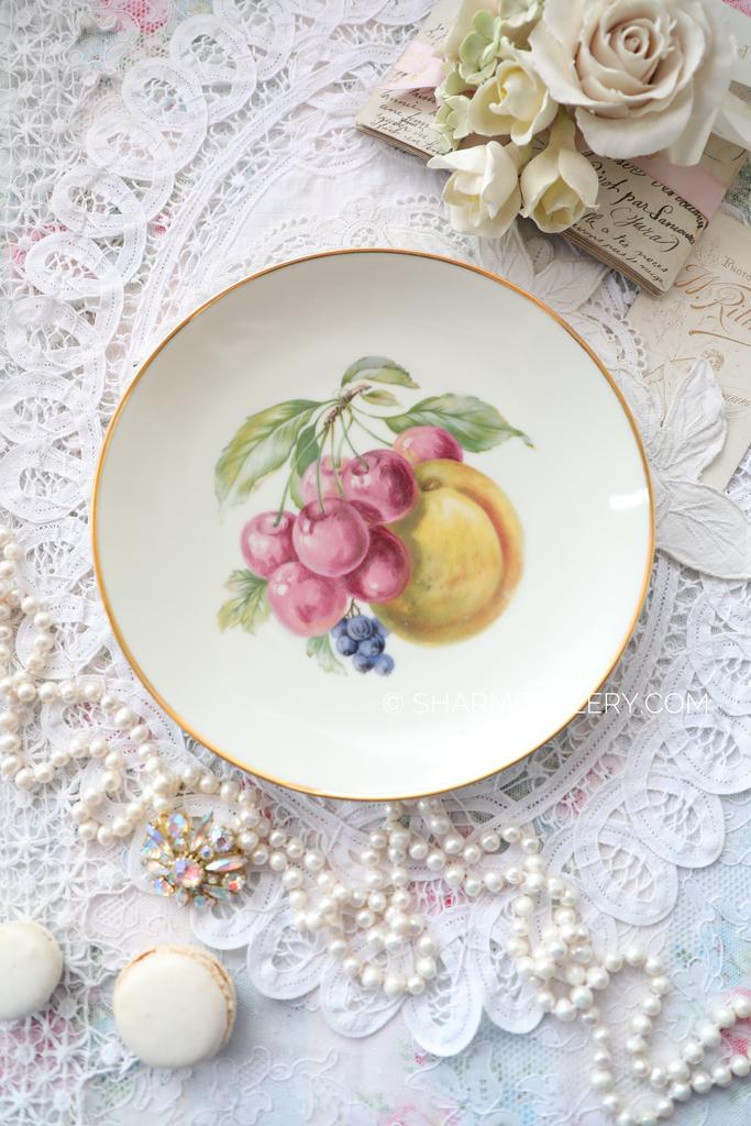 Тарелка декоративная «Персик, вишня, черная смородина» фарфор айвори, Thomas Германия.