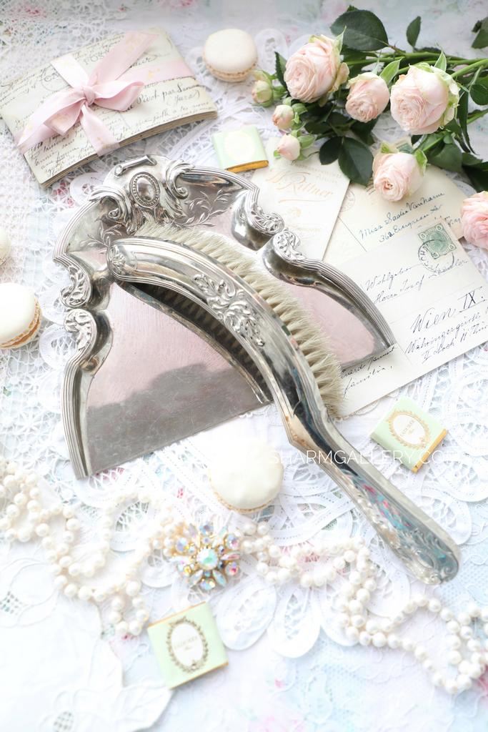 Старинный набор для сметания крошек со стола «Батлер» совок и щетка, серебрение, Франция.