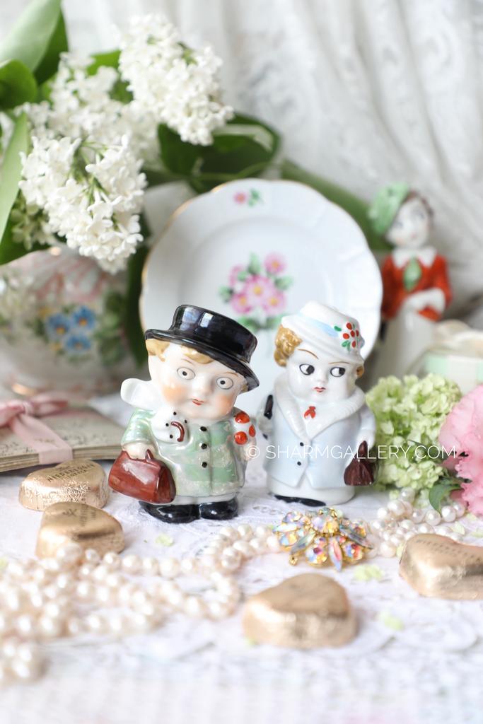 Набор для специй Дама и Кавалер, соль, перец, серия "Бюргеры - Гуглики" фарфор, Германия.