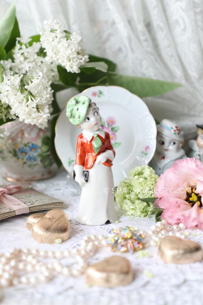 Старинная солонка «Дама в шляпке» серия «Бюргеры - Гуглики»  Германия.