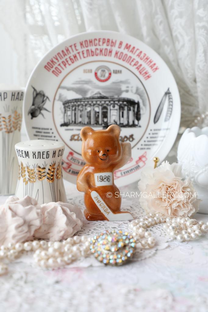 Статуэтка "Мишка хоккеист" 1986г фарфор Дулево, СССР.