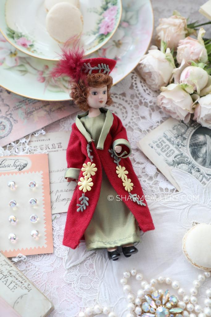 Коллекционная фарфоровая кукла 20см, серия ‘«Дамы эпохи» №9