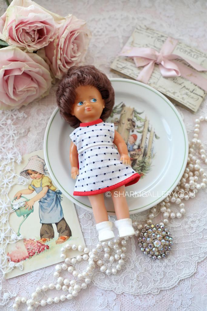 Кукла брюнетка в родной одежде, 20см., винил, ГДР.